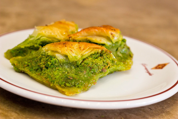 sobiyet-a-softened-with-cream-and-stuffed-with-pistachio